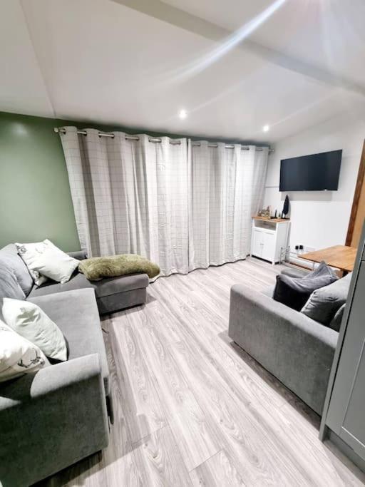 Cosy Hideaway Lodge In Glan Gwna Caeathro Exteriér fotografie